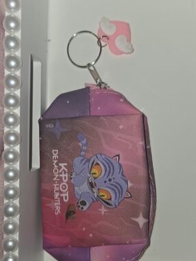 NEW..K-Pop Demon Hunters Pink Purple Cat Keychain Pouch